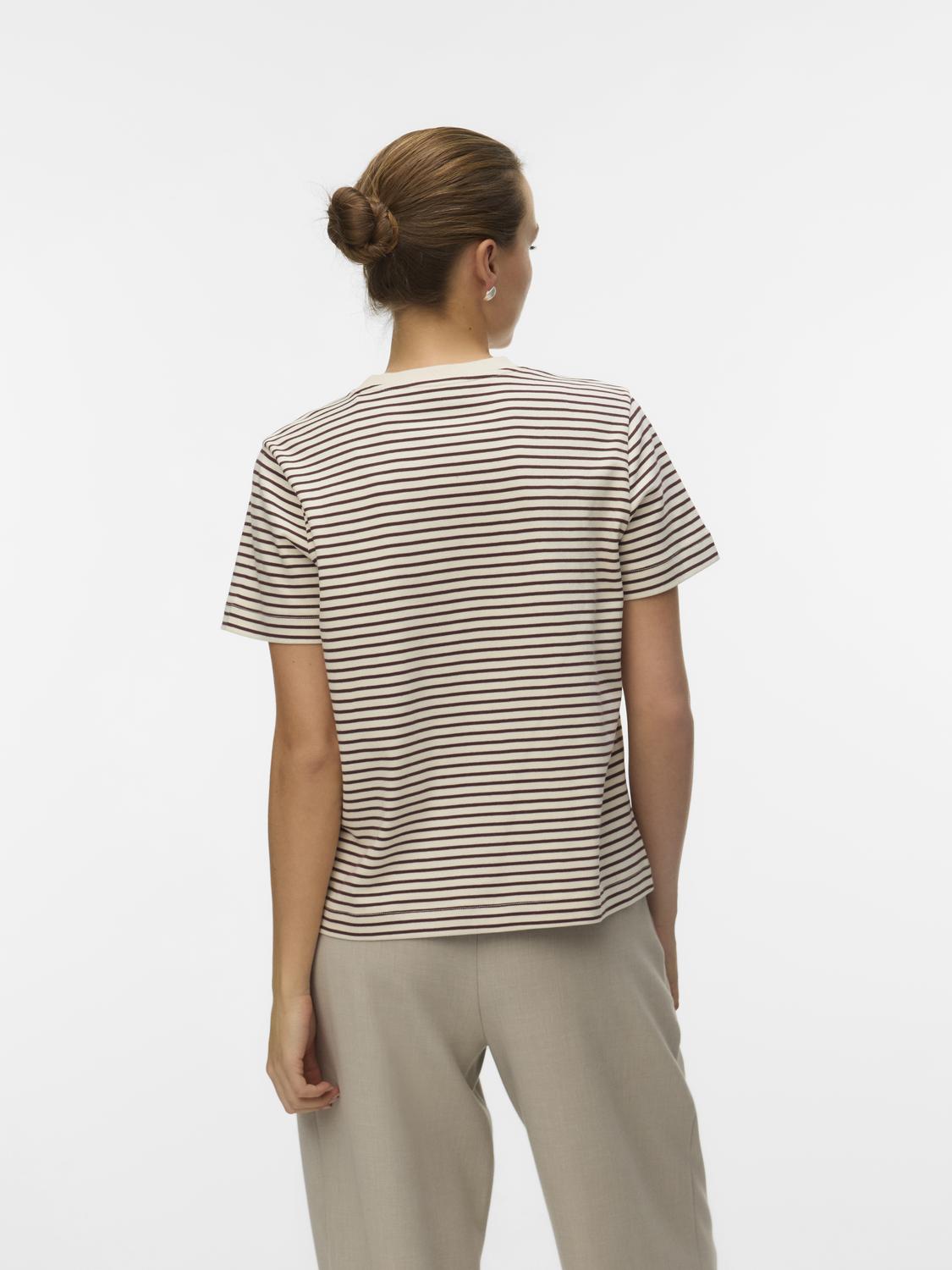 model_shot-back